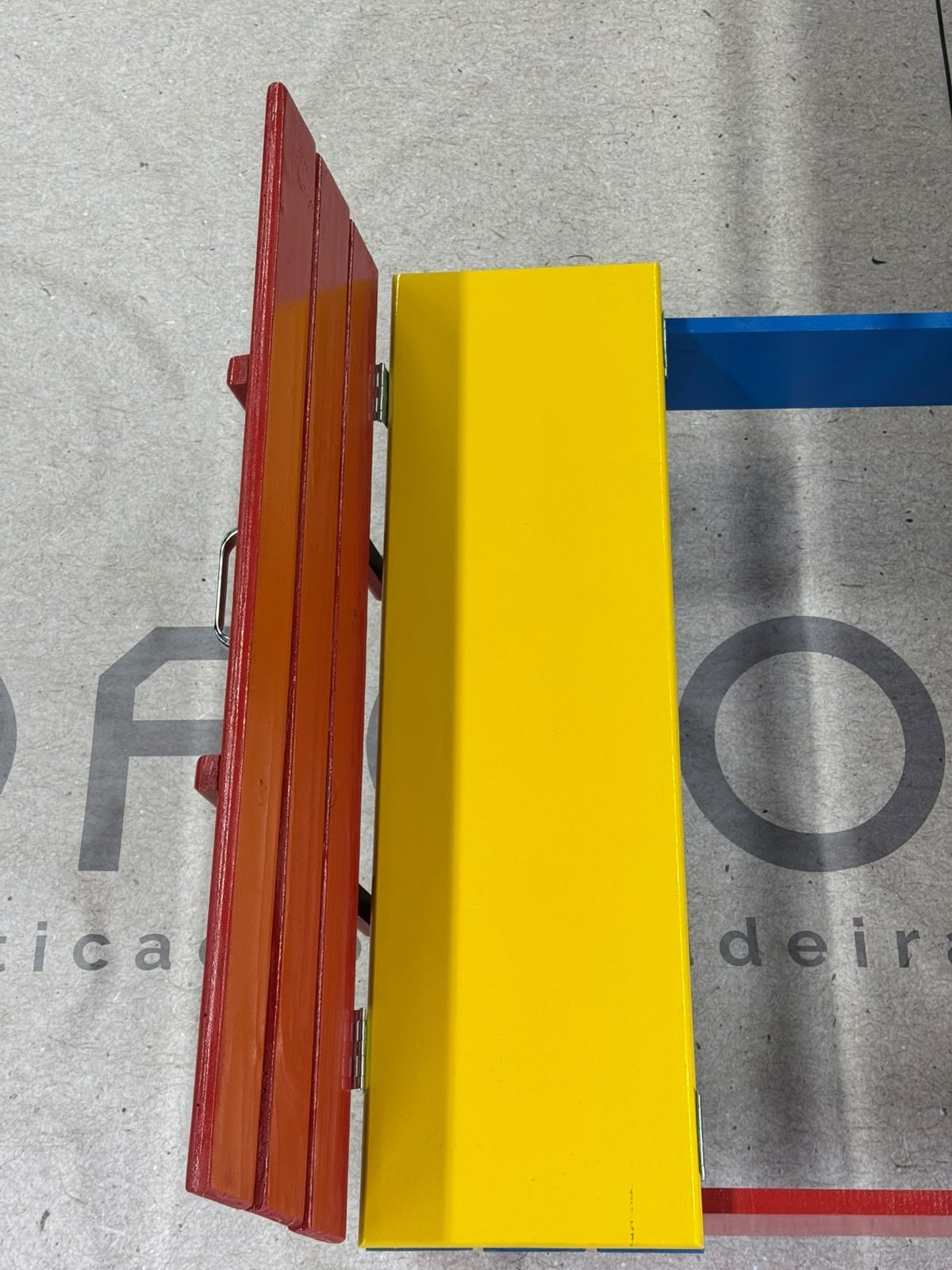 Banco Infantil de Madeira Colorido que Vira Mesa