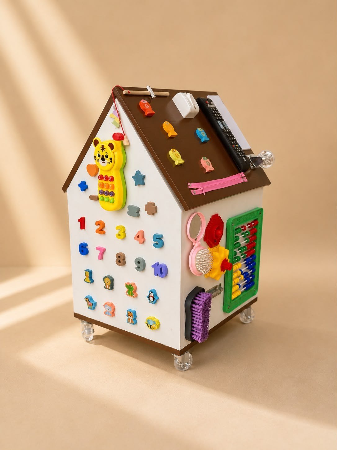Casinha de Atividades e Baú de Brinquedos com Rodinhas